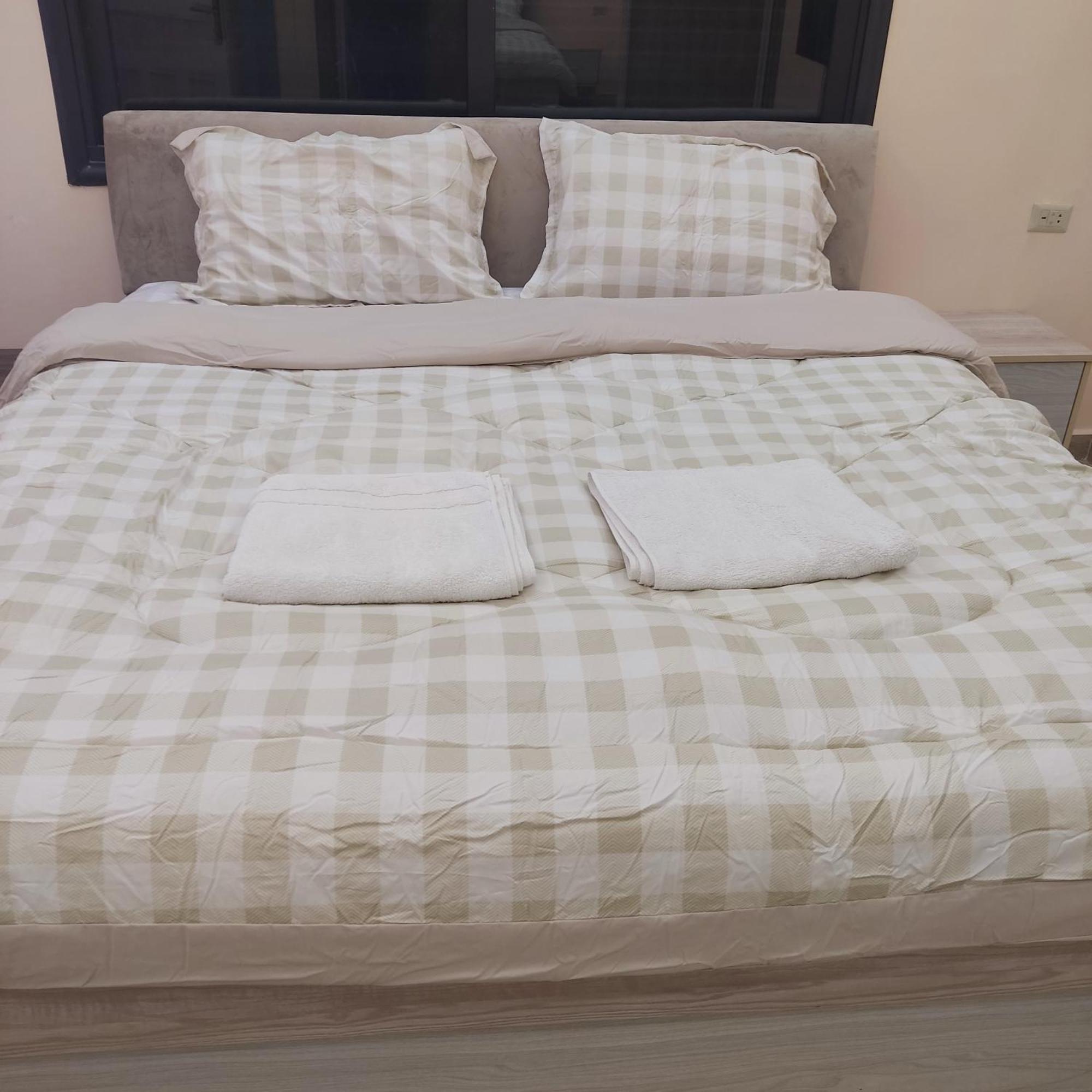 Lotus Housing For Furnished Apartments Jarash Esterno foto